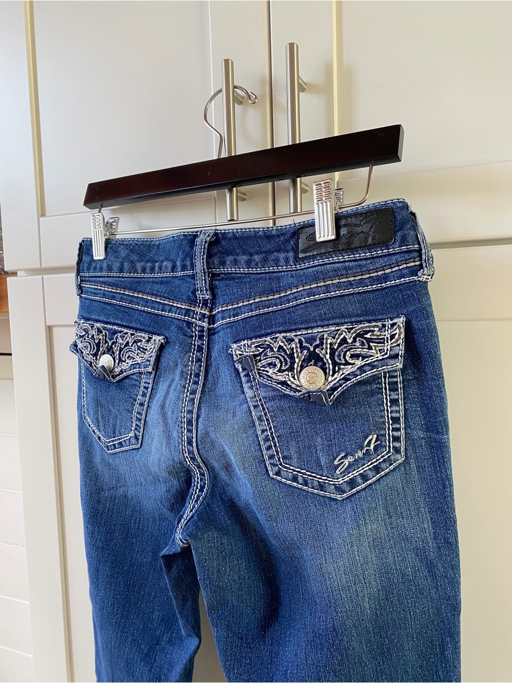 Seven7 Embroidered Pockets Bootcut Jeans View 2